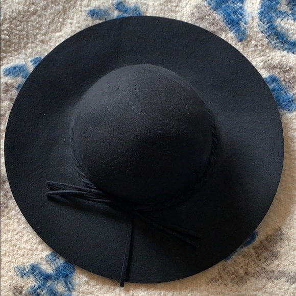 Merona Accessories - Black felt wide brim hat